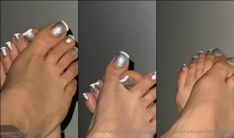servinggaia 17 01 2022 2332669767 Time for a new pedi. I love how the silver shines on my toes. (servinggaia)