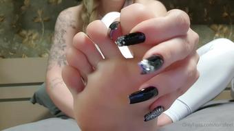 loirafeet 03 07 2021 2153059484 treinei em casa hoje e fiquei bem suadinha i trained at home today and i got rea (loirafeet)