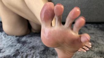 fingertoesxo 07 06 2020 404303901  (fingertoesxo)