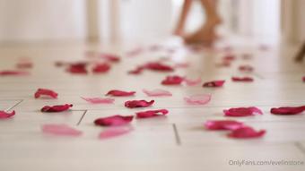 evelinstone 14 02 2022 2362177346 GG Valentineâs Day video RELEASING TODAY   (evelinstone)