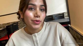 marinagoldxx 22 05 2021 2091802382 entrevista en un restaurante (marinagoldxx)