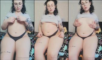 leahvonnoire 20921156 just wanted to be a bit silly and show off my cute body to you  (leahvonnoire)