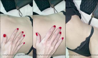 agathadelicious 13 06 2021 2134765529 belly button fun (agathadelicious)