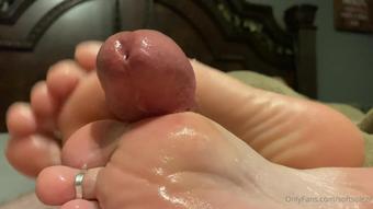 softsolezz 22 07 2021 2170910852 He canât resist my soft soles  (softsolezz)