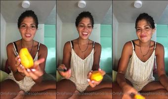 thesophiarodriguez 26 05 2022 2467149120 story time with sophia my favorite fruit is most definitely mango ah so delici (thesophiarodriguez)