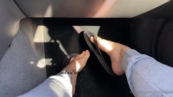 lindabooxo 11 04 2021 2079778021 Happy Natural Toes  sorry I havenât been posting. I have been blocking a lot of peop (lindabooxo)