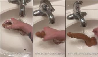 thatonegothgirl 15 06 2020 430335926 wish i had someone s dick to beat off like this (thatonegothgirl)