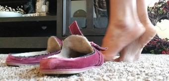 zephianna 22 02 2020 23066598 My feet have made these slippers reek SO BAD I have to k (zephianna)