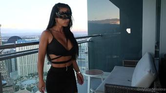misslexa 01 04 2023 2824310797 waiting for my friend to be ready...with no panties under my dress in vegas  (misslexa)