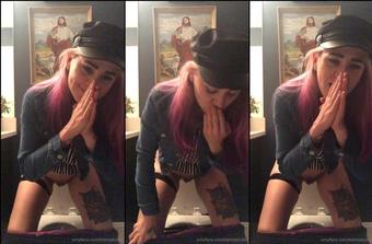 kactuskutie 11 06 2019 7525852 praying and pe ing on the holy throne (kactuskutie)