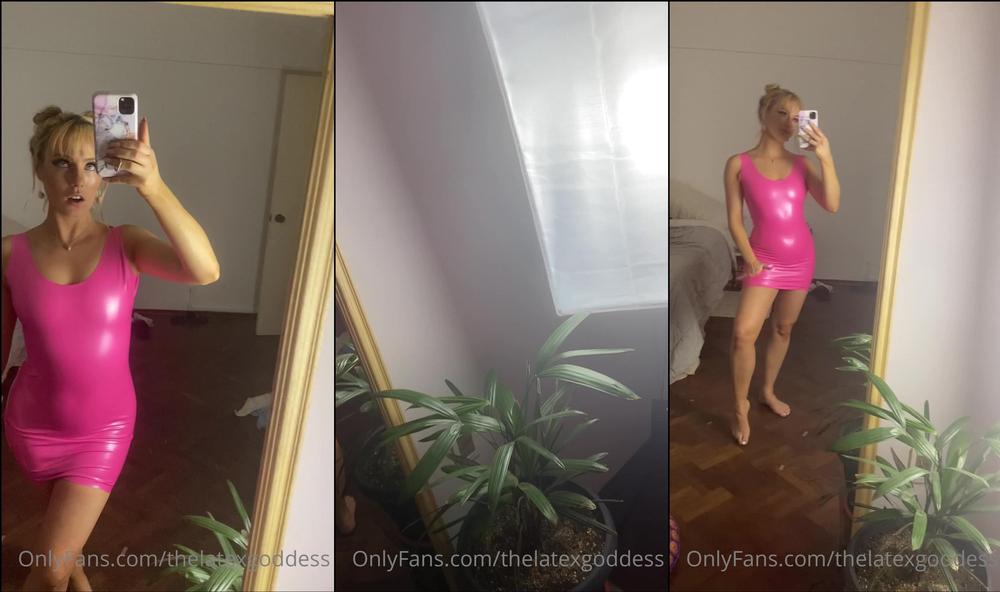 thelatexgoddess 17 08 2020 716829921 Was going to post in my red set, but itâs Sunday so Iâm feeing wholesome. Iâll send 