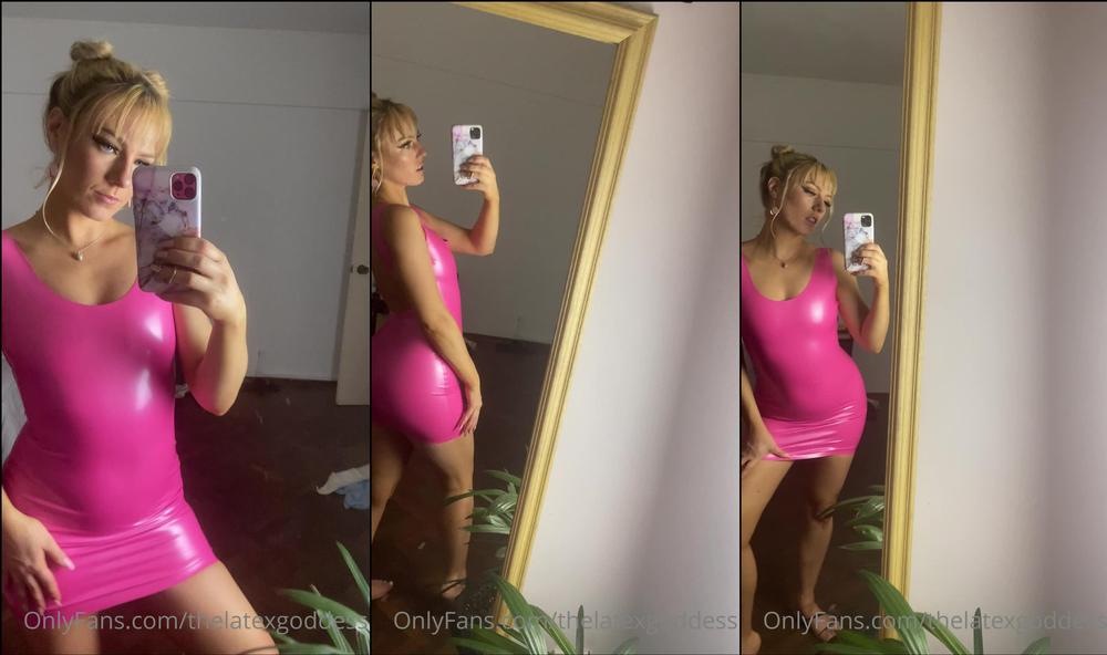 thelatexgoddess 17 08 2020 716829701 Was going to post in my red set, but itâs Sunday so Iâm feeing wholesome. Iâll send