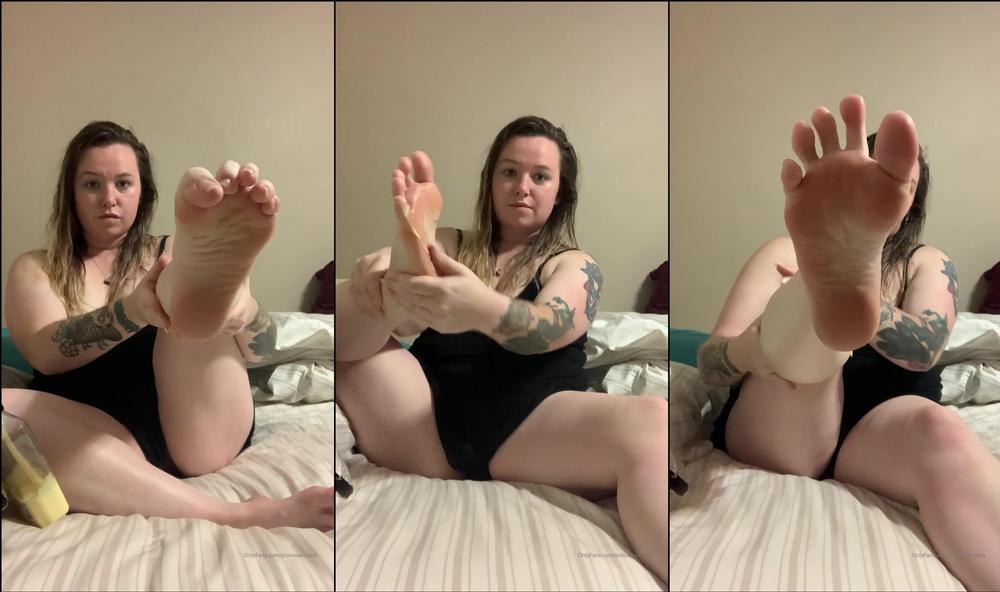 porcelainfeets 14 08 2020 703062192 Good morning here is a video of me putting lotion on my feet and legs