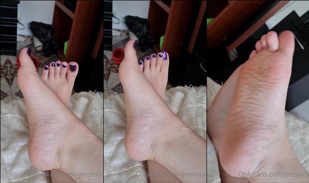 yessexy 17 04 2021 2084776919 Toes blue