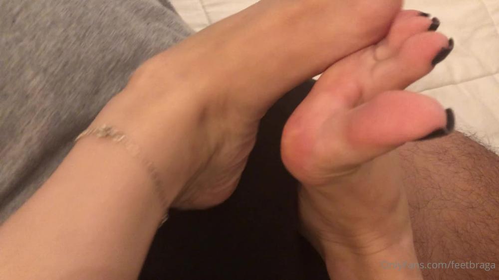 feetbraga 12 03 2021 2052944490 Black toes esfregando os pezinhos no pau @amigopodo