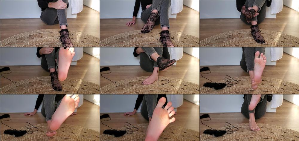 alice.frenchfeet 18 12 2020 1473665905 new video socks removal and teasing nouvelle video enlevage de ces