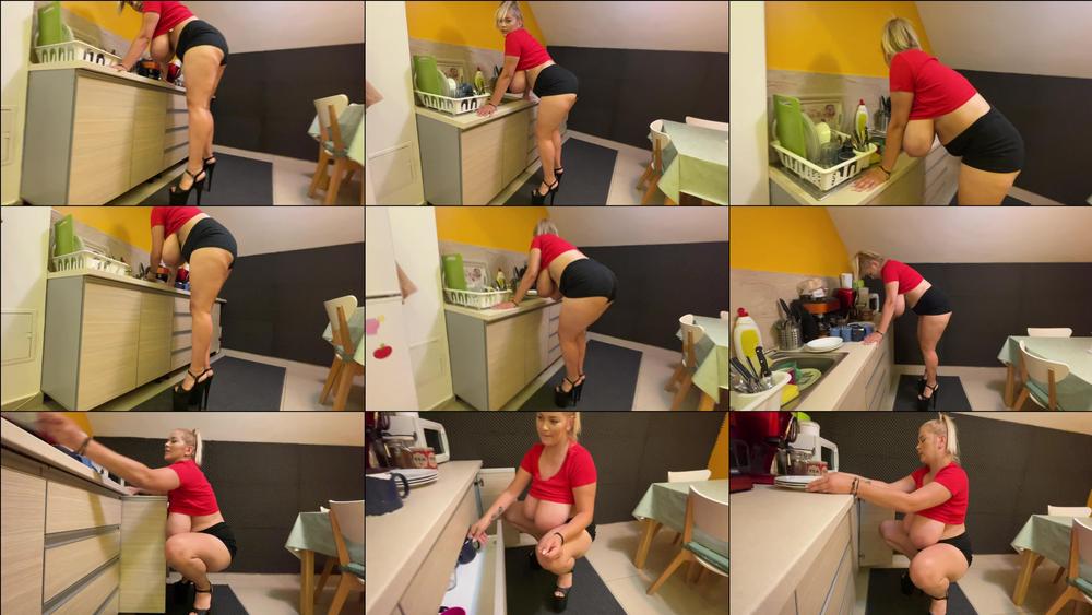 Stripper doing dishes - June 22, 2022