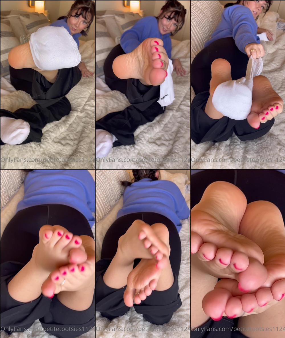 penelopestootsies739 04 01 2023 2734070600 sock removal