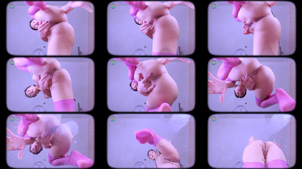 fullfive 15 04 2020 32019037 Squirting_on_a_transparent_stool_                                                       _h