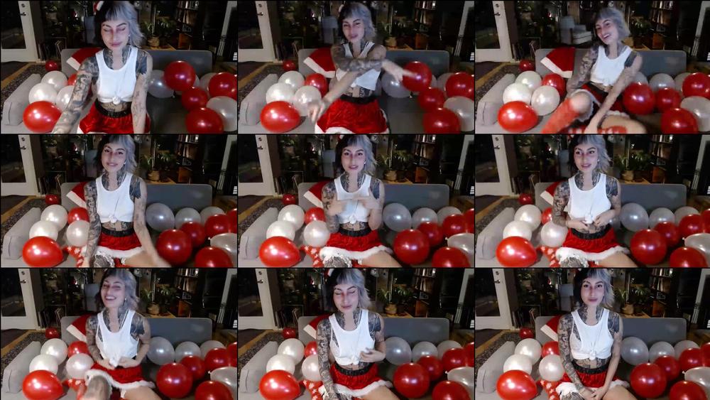 suicidegirls 84311102 2020 12 20 Stream started at 12202020 0258 am @addox and @sarahmoonsg popped some festive balloons with y'all_4