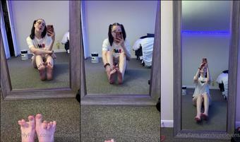 sizeelevens 15 11 2021 2275508382 Admiring my feet in the mirror. (sizeelevens)