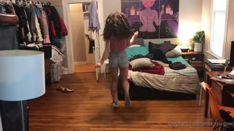 sonia_sparrow 10 06 2020 413811674 I Love Vinyl   Hereâs a Silly Dance to The War on Drugs (sonia_sparrow)