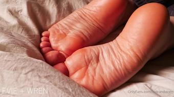 evieandwren 07 09 2022 2590631292 I want you to count every wrinkle with a kiss  (evieandwren)