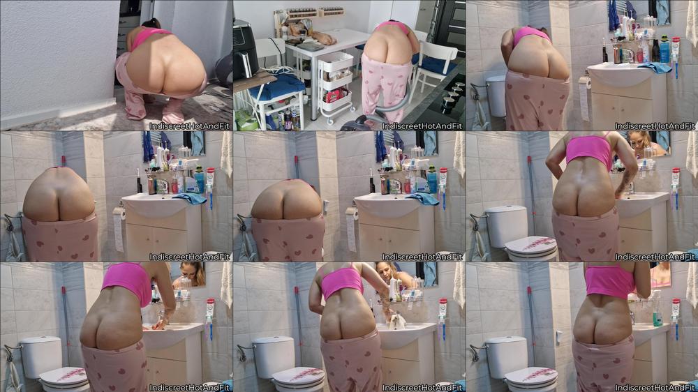 0389. MILF butt crack teasing 2 - 4K - September 17, 2024